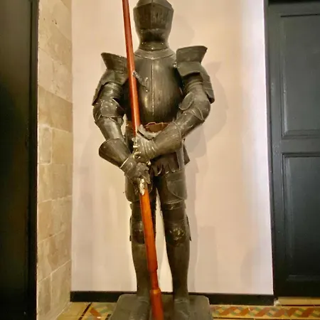 La Maison Des Templiers ~ Ostal Medieval ~ Logis Enchantes