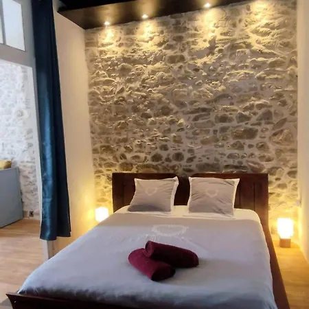 La Maison Des Templiers ~ Ostal Medieval ~ Logis Enchantes Apartament *