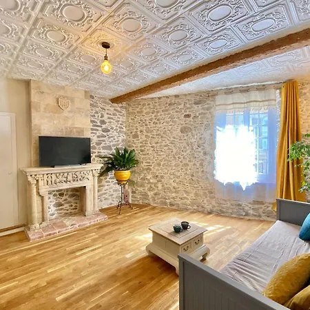 La Maison Des Templiers ~ Ostal Medieval ~ Logis Enchantes * カルカソンヌ