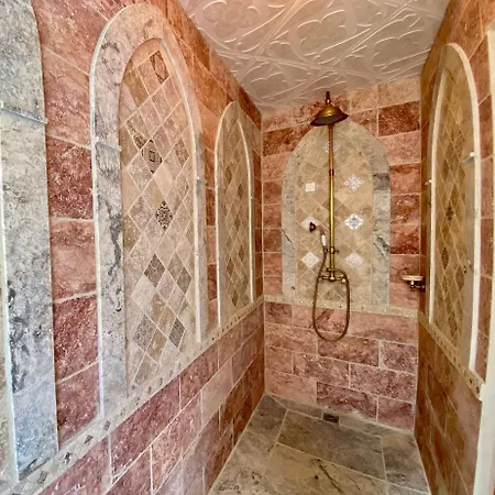 La Maison Des Templiers ~ Ostal Medieval ~ Logis Enchantes Carcassona