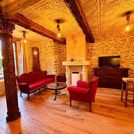 Apartament La Maison Des Templiers ~ Ostal Medieval ~ Logis Enchantes