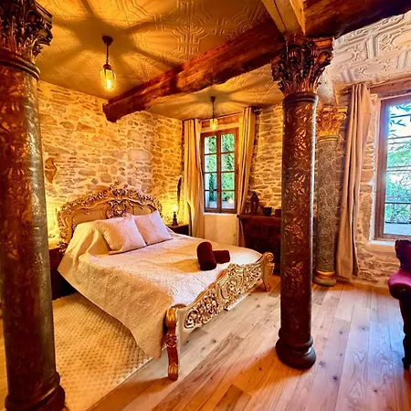 La Maison Des Templiers ~ Ostal Medieval ~ Logis Enchantes *