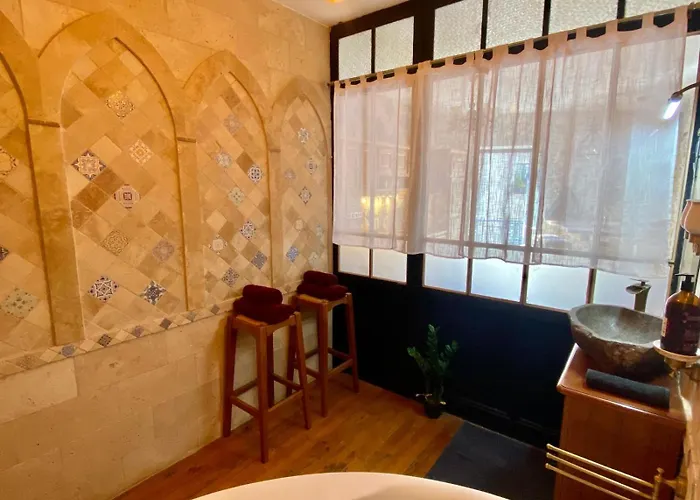 La Maison Des Templiers ~ Ostal Medieval ~ Logis Enchantes قرقشونه