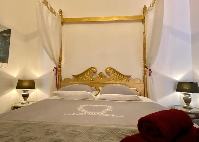 La Maison Des Templiers ~ Ostal Medieval ~ Logis Enchantes شقة