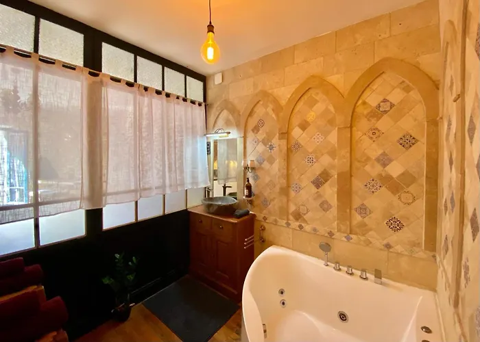 La Maison Des Templiers ~ Ostal Medieval ~ Logis Enchantes * قرقشونه