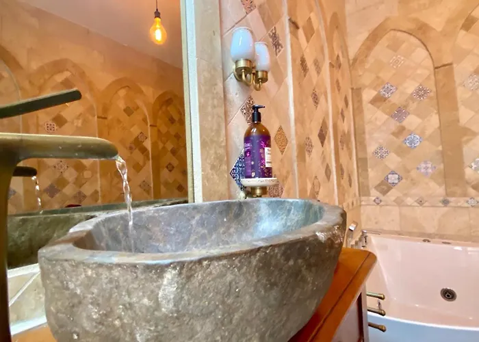 شقة La Maison Des Templiers ~ Ostal Medieval ~ Logis Enchantes قرقشونه