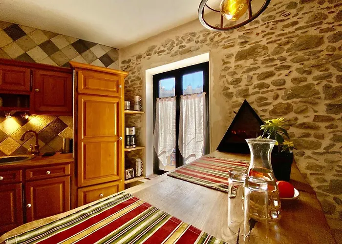 La Maison Des Templiers ~ Ostal Medieval ~ Logis Enchantes * قرقشونه