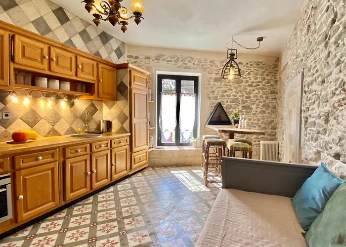 La Maison Des Templiers ~ Ostal Medieval ~ Logis Enchantes