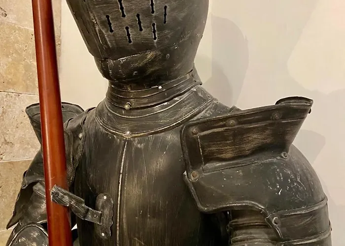 La Maison Des Templiers ~ Ostal Medieval ~ Logis Enchantes قرقشونه