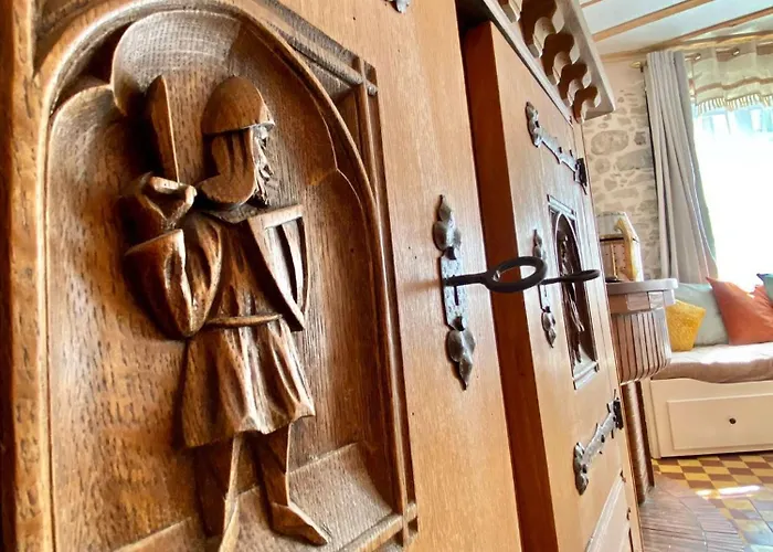 La Maison Des Templiers ~ Ostal Medieval ~ Logis Enchantes شقة قرقشونه