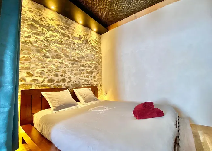 La Maison Des Templiers ~ Ostal Medieval ~ Logis Enchantes شقة قرقشونه