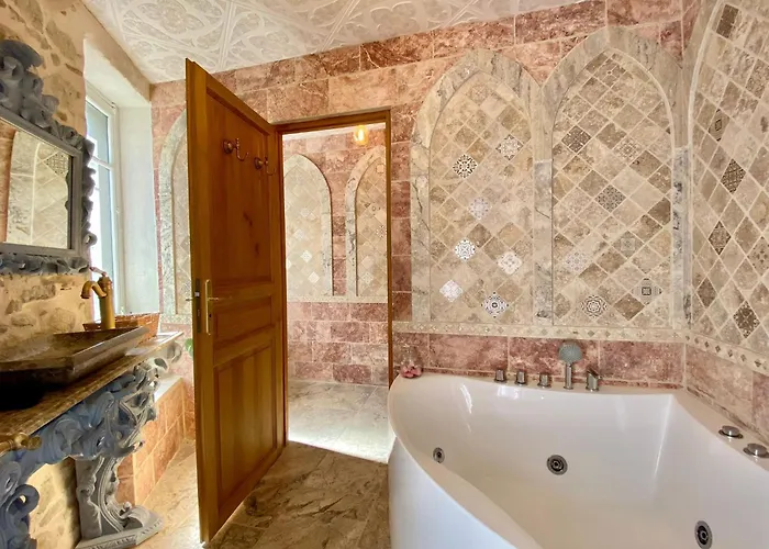 La Maison Des Templiers ~ Ostal Medieval ~ Logis Enchantes *